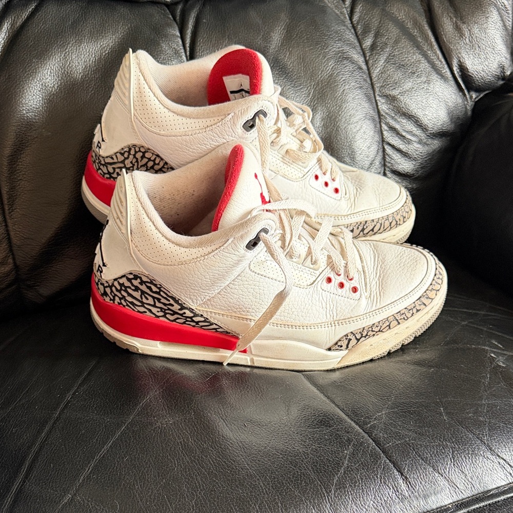 Nike Men's White and Red Athletic Shoes with Elephant Print